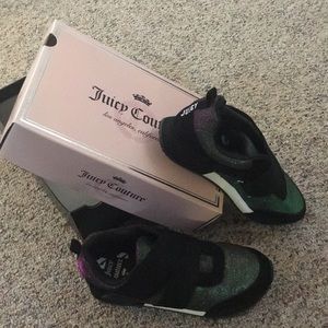 Juicy Couture Women’s size 7.5 MED Metallic black.